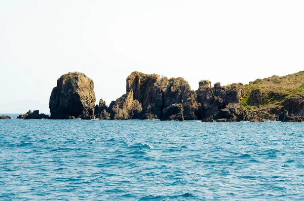 Gran costa rocosa —  Fotos de Stock
