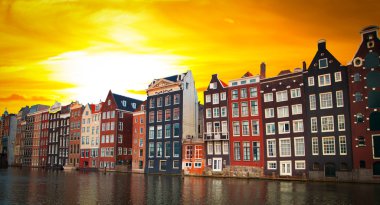 biri en ünlü Avrupa şehri Amsterdam. Sermaye o