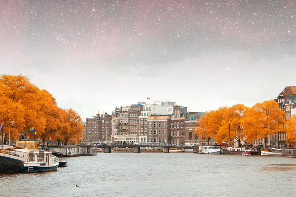 Amsterdam sonbahar gece — Stok fotoğraf