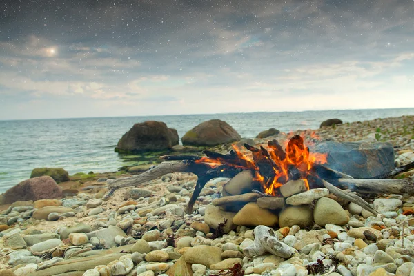 Огонь на море — стоковое фото