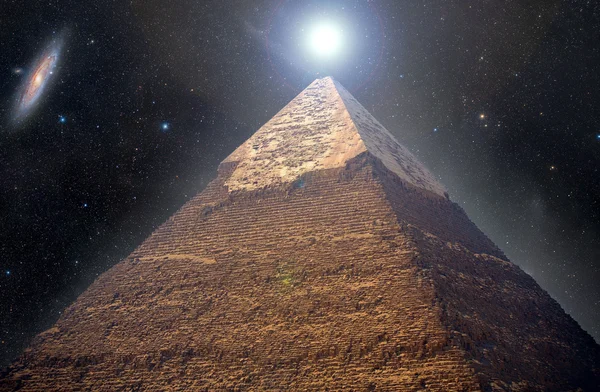 Firavunlar Giza piramitleri