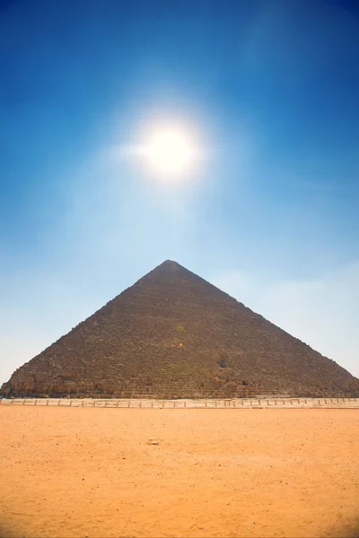 A fáraó a gízai piramisok Jogdíjmentes Stock Képek
