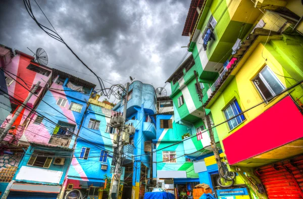 Edifícios coloridos pintados de Favela — Fotografia de Stock