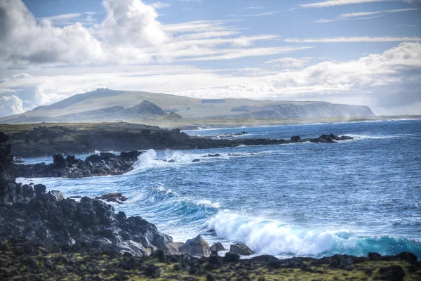 Île de Pâques côte rocheuse . — Photo