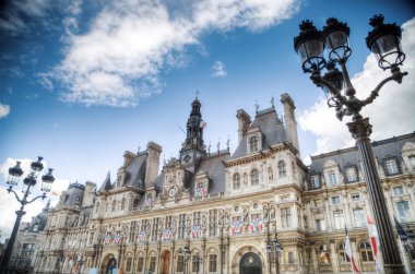Paris belediye binası (Hotel de Ville)