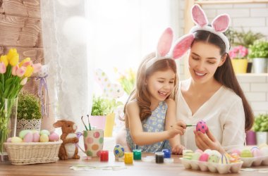 Aile Paskalya için hazırlanıyor