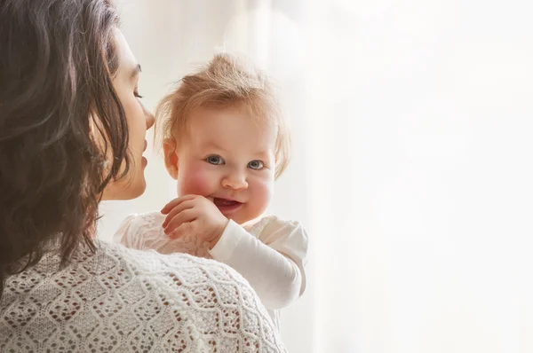 Feliz familia amorosa — Foto de Stock