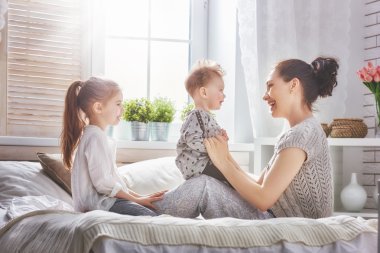 mutlu sevgi dolu aile