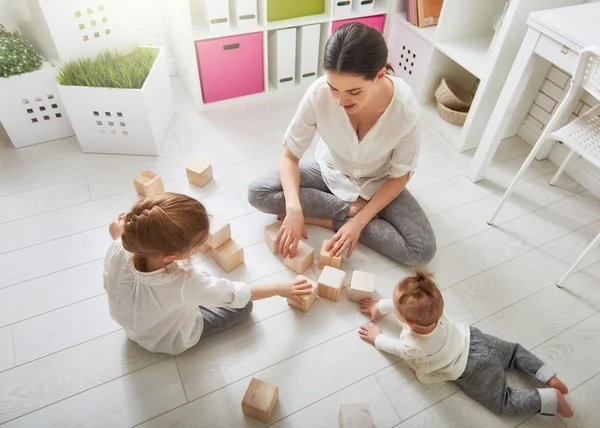 Mutlu sevgi dolu aile — Stok fotoğraf