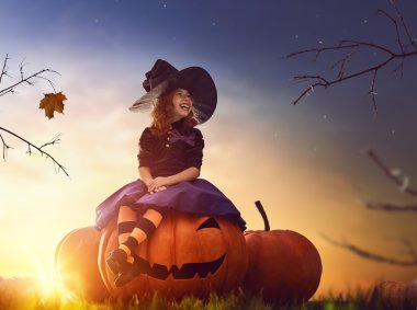 Dışarıdaki küçük cadı.