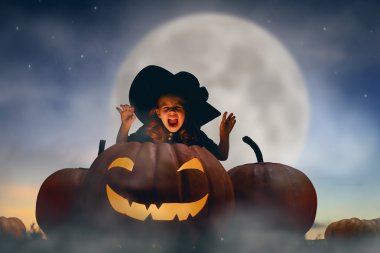 Dışarıdaki küçük cadı.