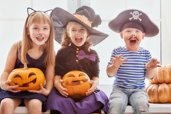 Barn på halloween — Stockfoto