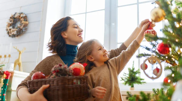 Buon Natale Buone Feste Mamma Figlia Vicino All Albero Chiuso — Foto Stock