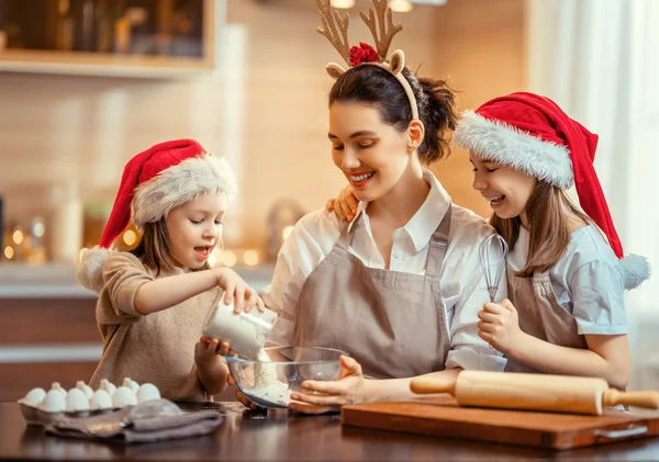Feliz Navidad Felices Fiestas Preparación Familiar Comida Vacaciones Madre Hijas — Foto de Stock