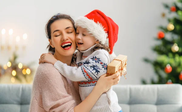 Feliz Natal Boas Festas Mãe Alegre Sua Linda Filha Menina — Fotografia de Stock