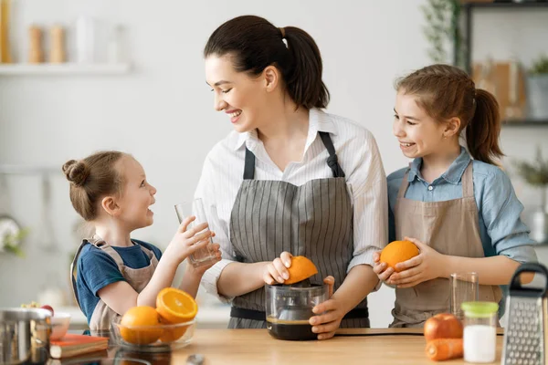 Healthy Food Home Happy Family Kitchen Mother Children Daughters Preparing — Stock Photo, Image