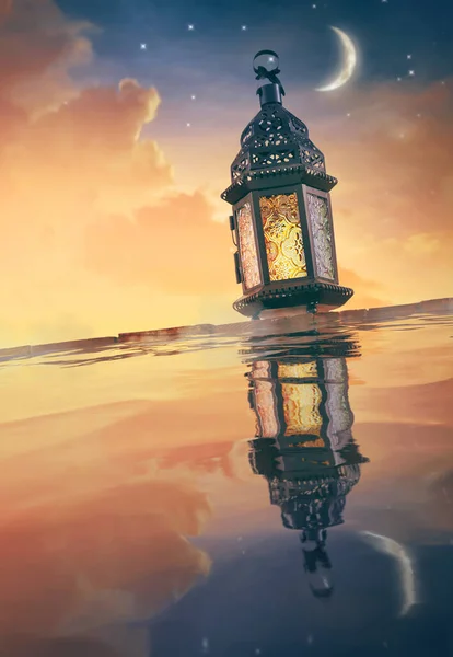 Ornamentale Arabische Laterne Mit Brennender Kerze Die Der Nacht Leuchtet — Stockfoto
