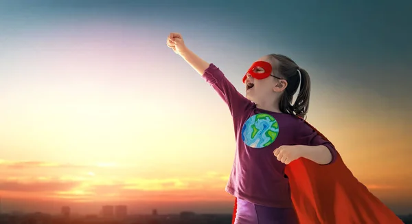 Earth Day Concept Child Superhero Symbol Ecological Worldviews Sunset Cityscape — Fotografia de Stock