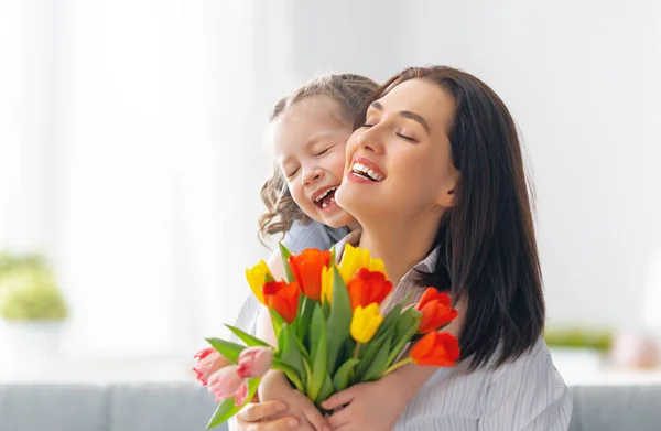 Happy Mother Day Child Daughter Congratulates Mom Gives Her Flowers — Stock Photo, Image
