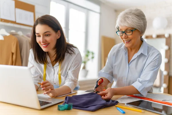 Frauen Arbeiten Werkstätten Konzept Der Kleinen Unternehmen — Stockfoto