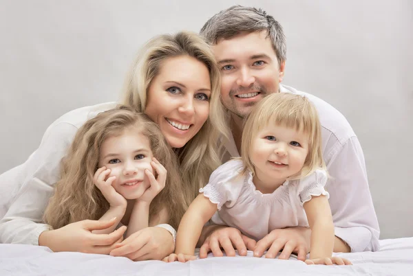 Familia feliz — Foto de Stock