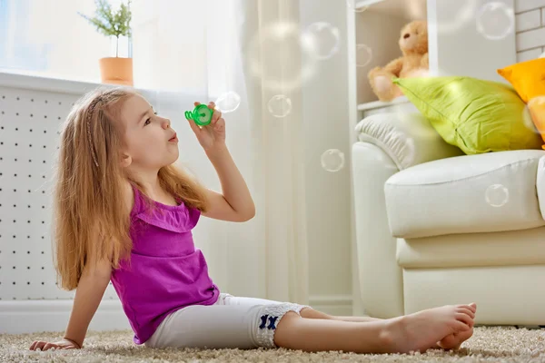 Gelukkig kind — Stockfoto