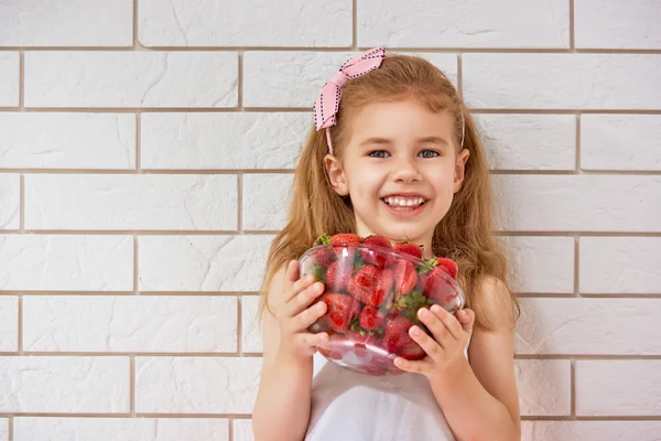 Verse aardbeien — Stockfoto