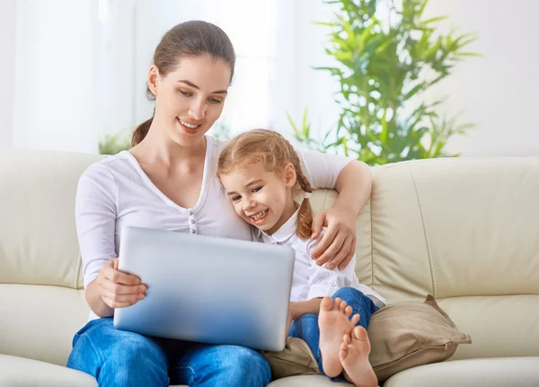 Happy family — Stock Photo, Image