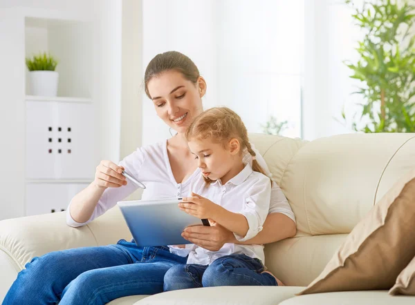 Lycklig familj — Stockfoto