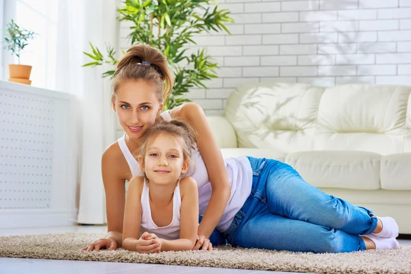 Lycklig familj — Stockfoto