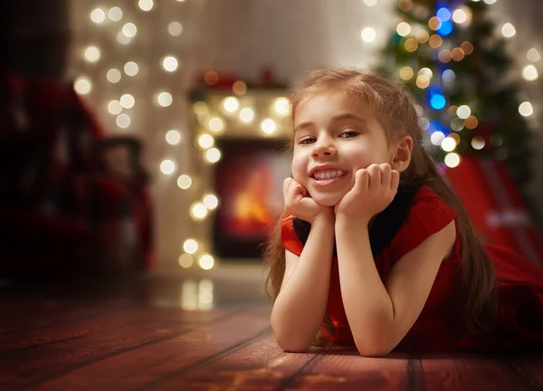 Kerstviering, schattig kind — Stockfoto