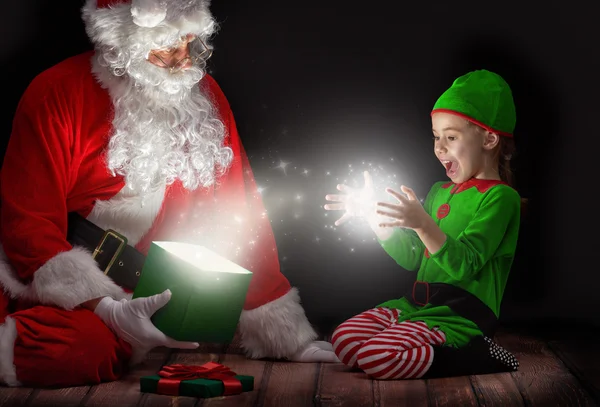 Babbo Natale e bambina — Foto Stock