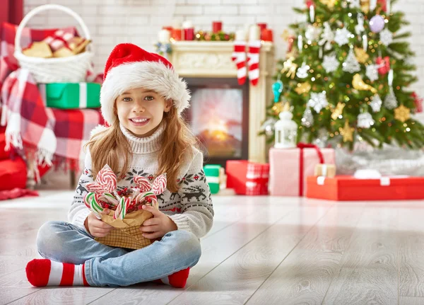 Noel Baba'nın şapkalı kız — Stok fotoğraf