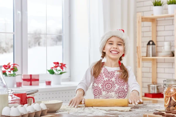 Cooking Christmas biscuits — Stock Photo, Image
