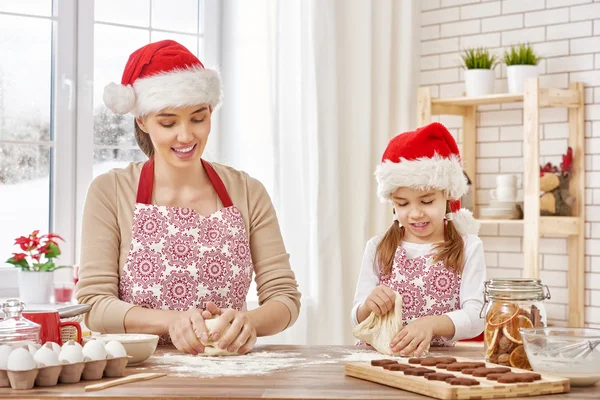 Приготовление рождественского печенья — стоковое фото