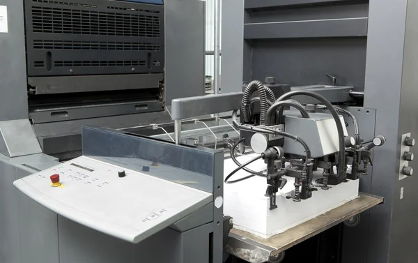 Alimentador de folha de detalhe para máquina de impressão offset — Fotografia de Stock