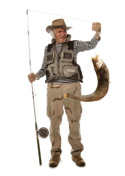 Pescador sênior com grande rio bagre isolado — Fotografia de Stock