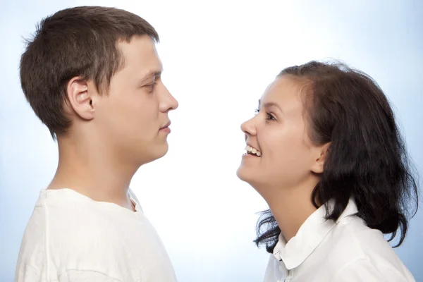 Hermosa pareja amorosa sonriendo —  Fotos de Stock