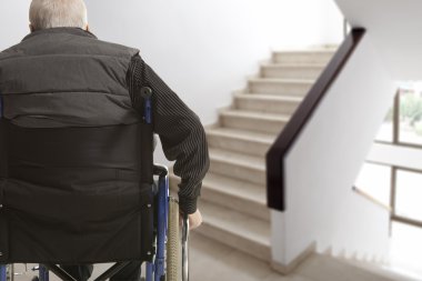 tekerlekli sandalye kullanıcısı