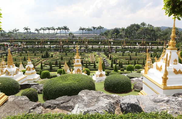 Jardim tropical em pattaya — Fotografia de Stock