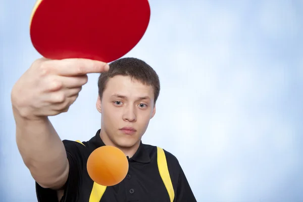 Man playing ping pong — Stock Photo, Image