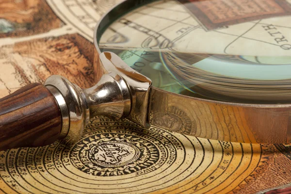 Magnifying glass and  map — Stock Photo, Image