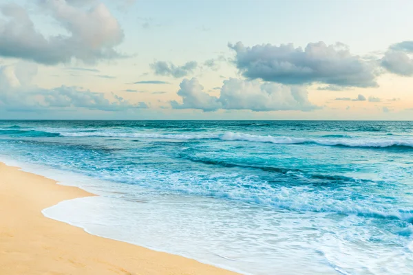 Pôr do sol sobre o mar — Fotografia de Stock