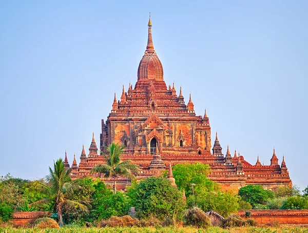 Храм Htilominlo у Баган. М'янма. — стокове фото