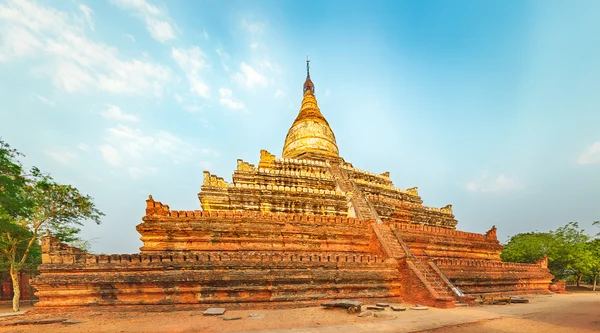 Shwesandaw pagoda Bagan içinde. Myanmar. Panorama — Stok fotoğraf
