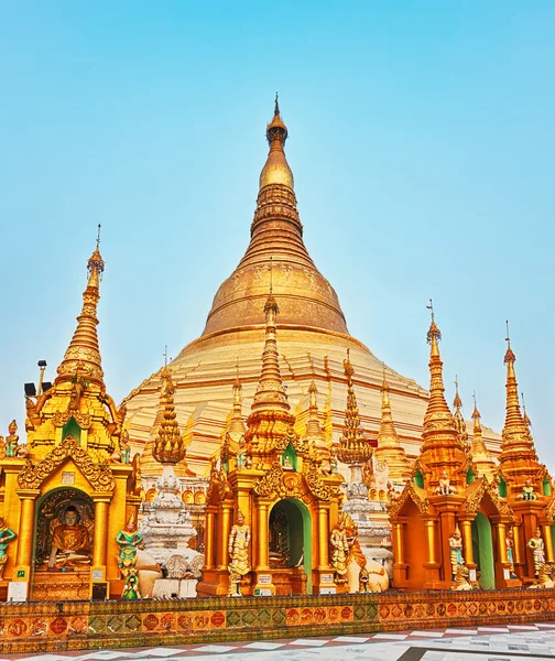 Pagoda Shwedagon a Yangon. Myanmar . — Foto Stock