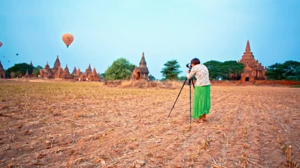 Ballonger över tempel i Bagan, Myanmar. — Stockvideo