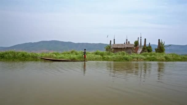 Stupas auf dem Inle-See — Stockvideo