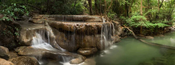 Gyönyörű Vízesés Erawan Nemzeti Park Kanchanaburi Tartomány Nyugat Thaiföldön Panoráma — Stock Fotó