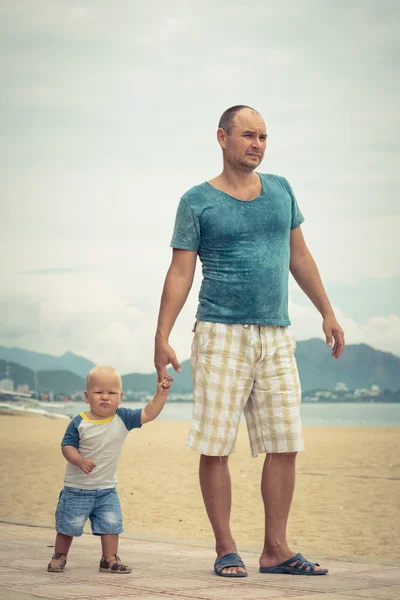 Baby and father — Stock Photo, Image